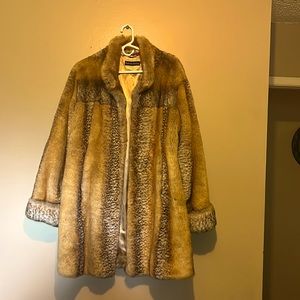 Stunning Designer Pamela McCoy Faux Fur Min Coyote Thick & Luxurious Sz Lg S1